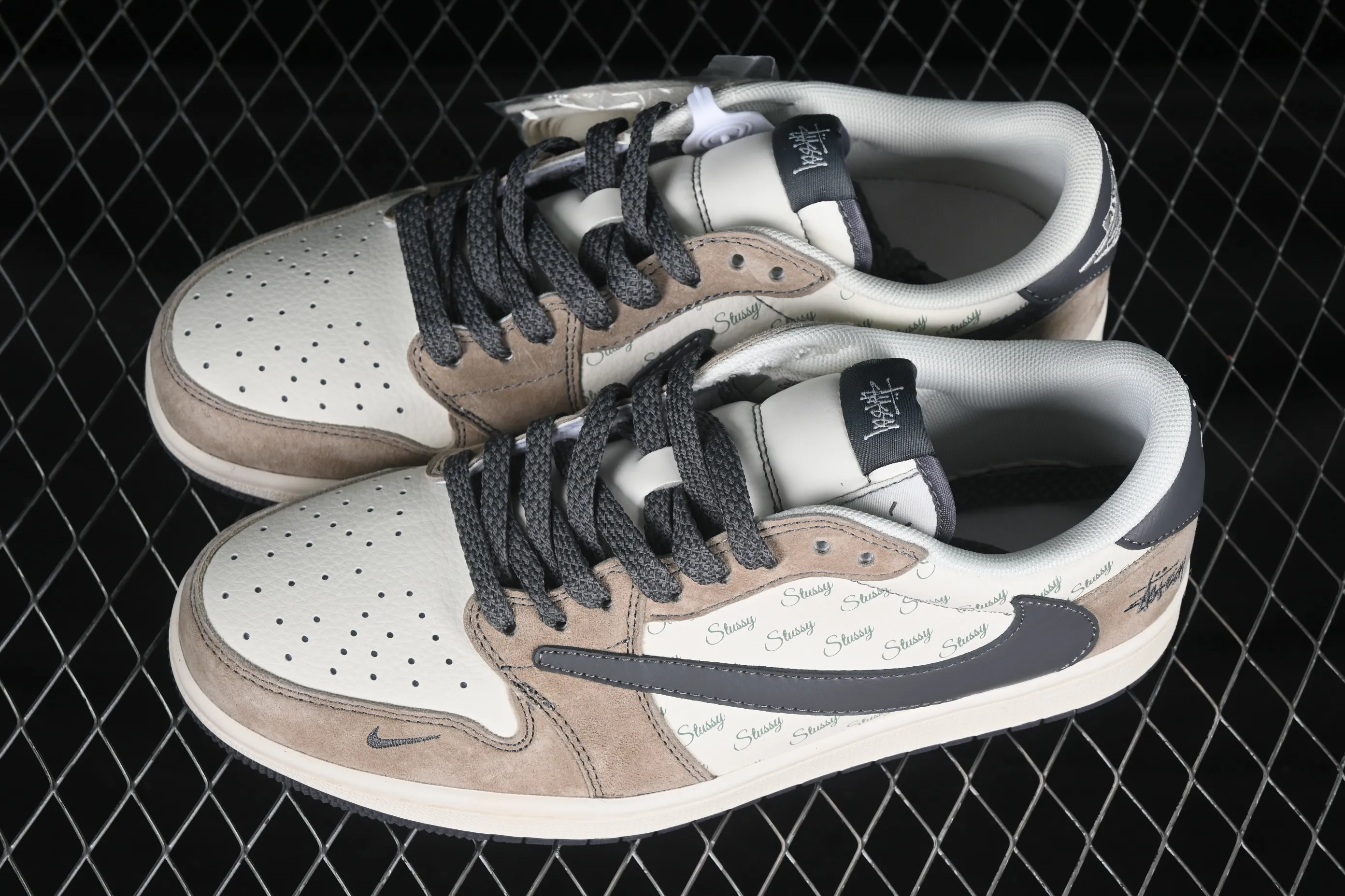 All Categories Air Jordan Jordan Series Basketball Shoes Air Jordan 1 Low High-end Customized Low-top Shoes Travis Scott x Fragment Design x Air Jordan 1 Low OG SP AJ1 Joe 1 Stussi Joint Beige Mocha Low-top Cultural Casual Shoes XZ6188-690